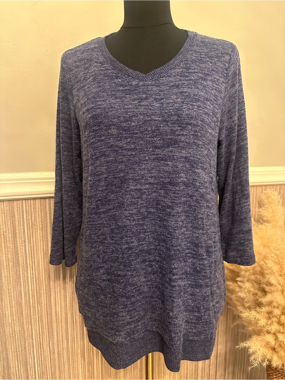 Chico’s Women’s Size 1 Blue Heathered V Neck Tunic Sweater 3/4 Sleeve Soft